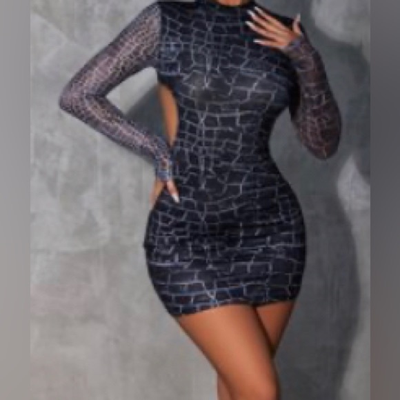 Bodycon Open Back Dress - Picture 1 of 3